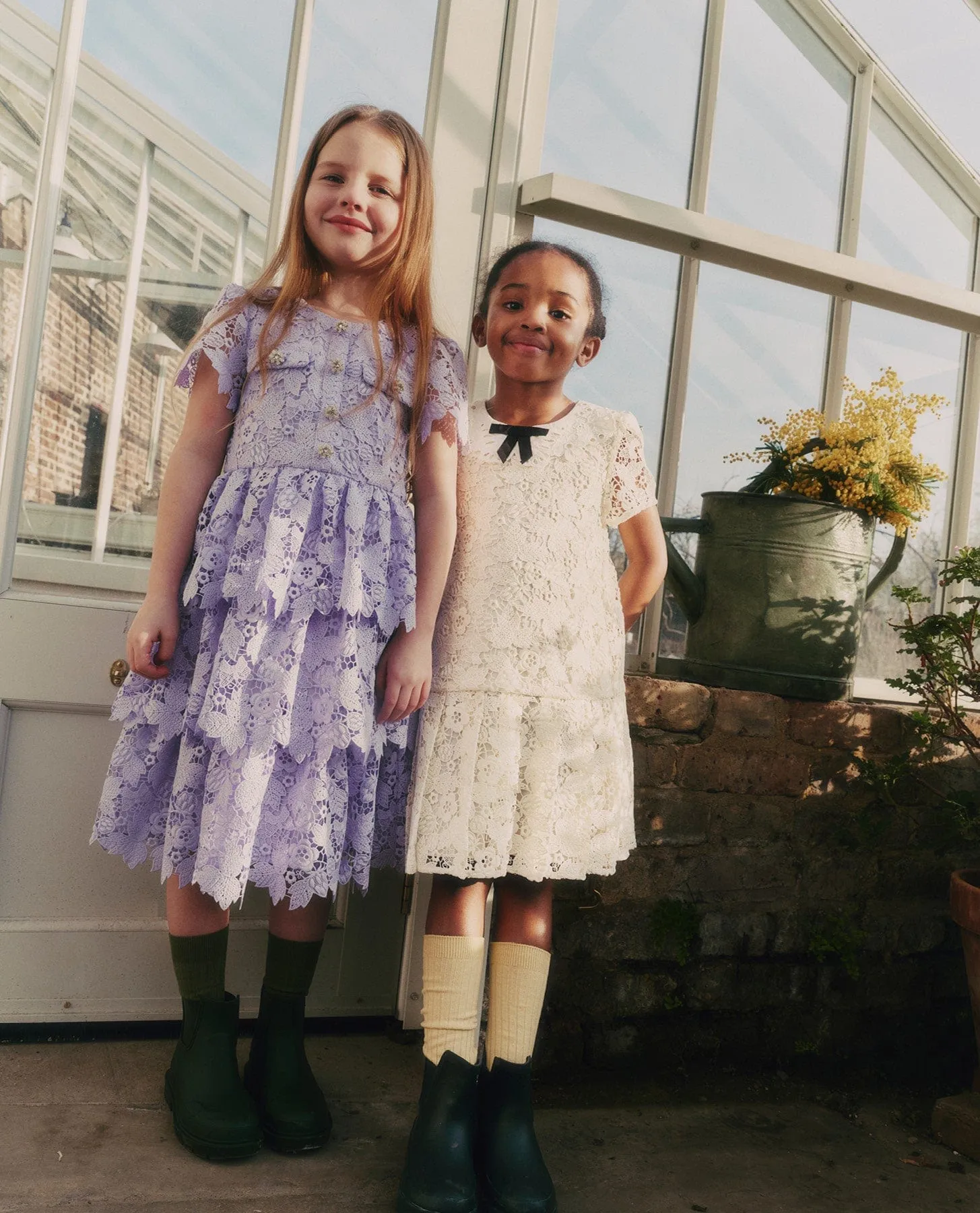 Mädchen Schmetterlings-Spitzenkleid in Lila
