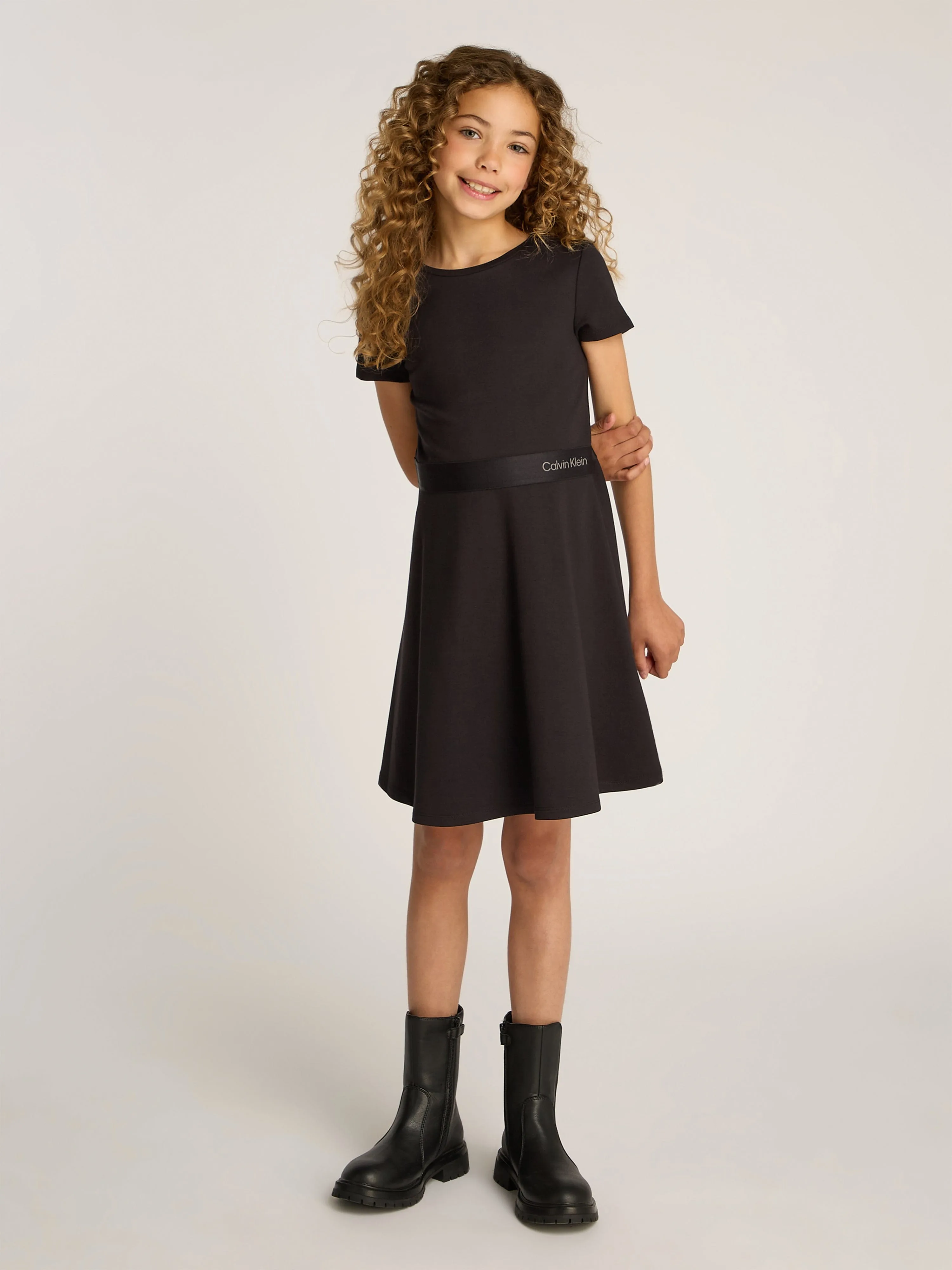 Mädchen Logo Band Punto Kleid in Schwarz