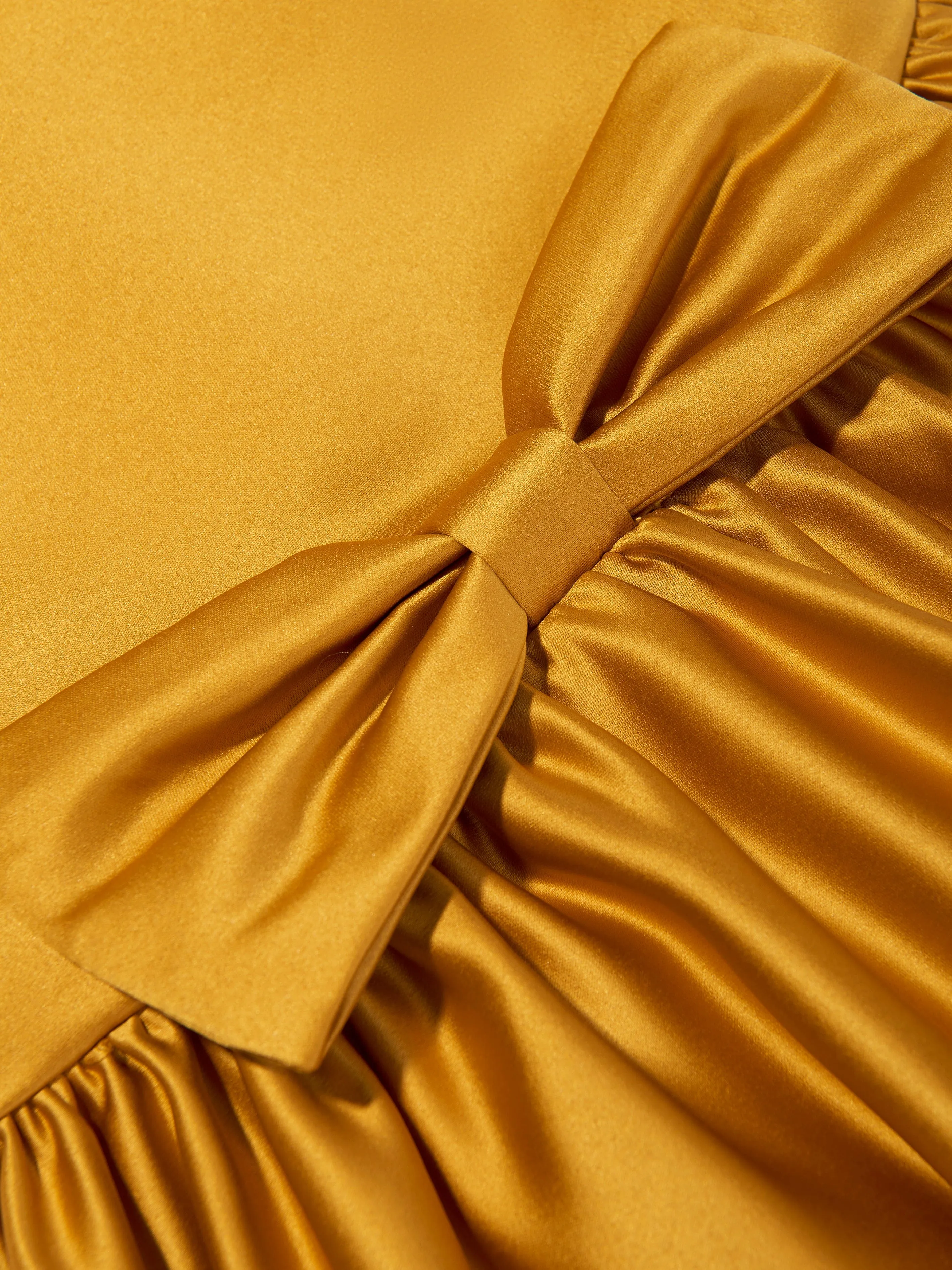Mädchenkleid mit Bogenausschnitt in Gelb