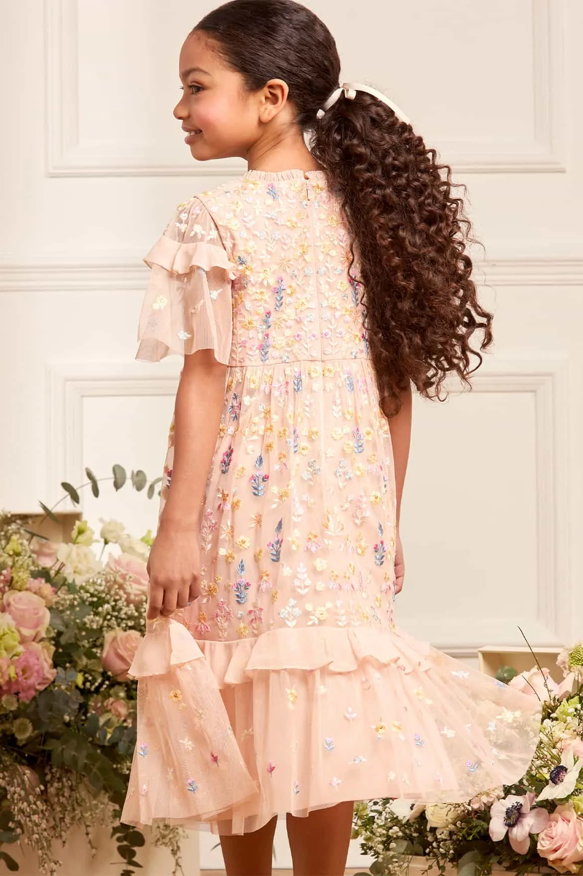 Needle & Thread Mädchen Tüll Blumenbeet Stickerei Kleid in Rosa