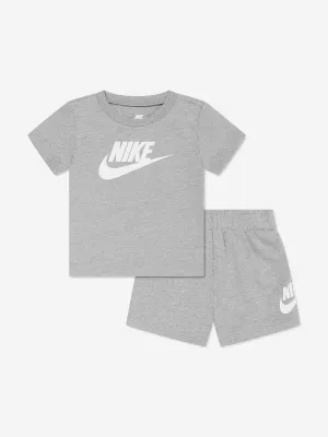Nike Boys Club T-Shirt und Shorts Set in Grau