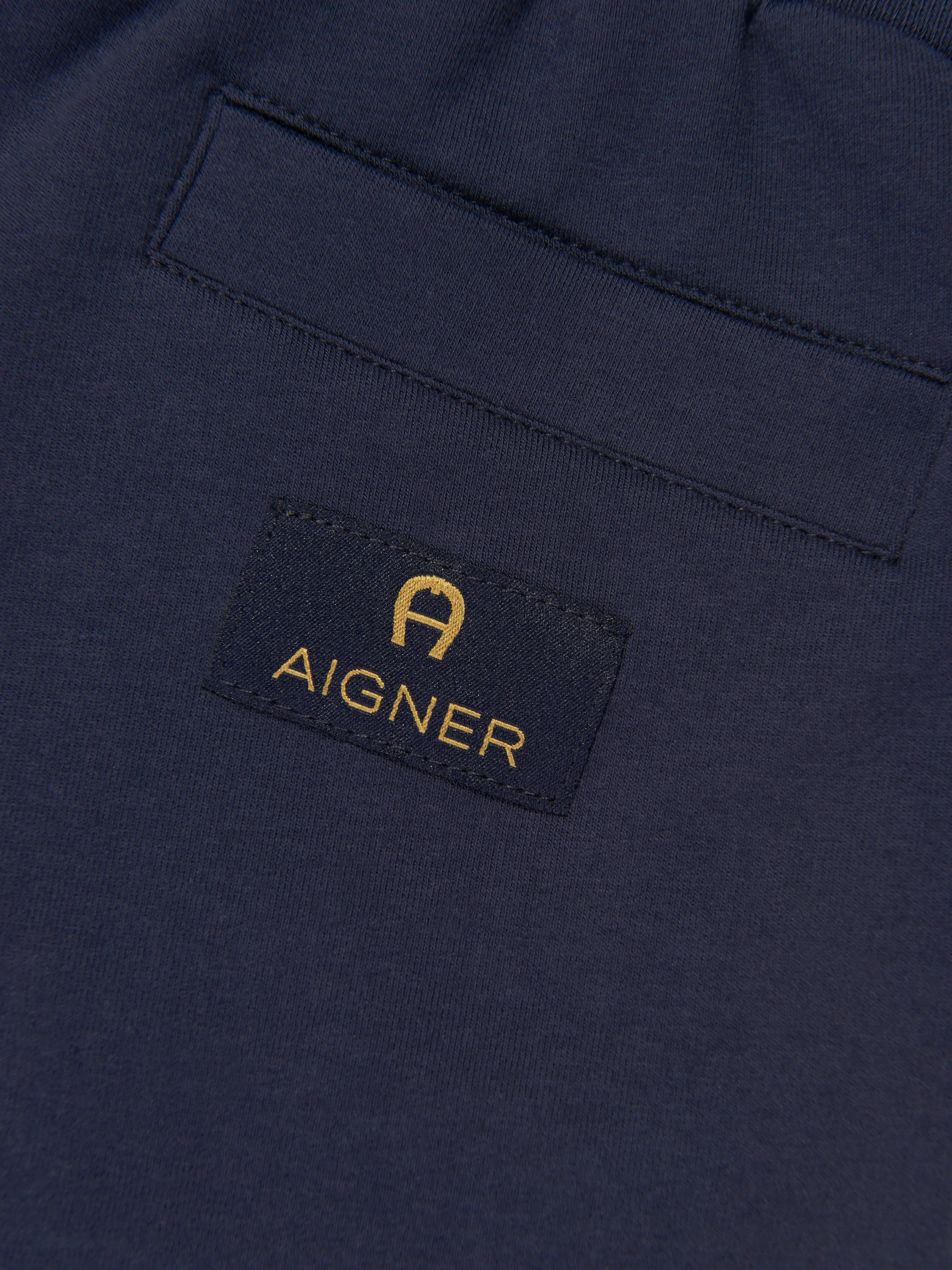 Aigner Boys Pocket Bermuda Shorts in Marineblau