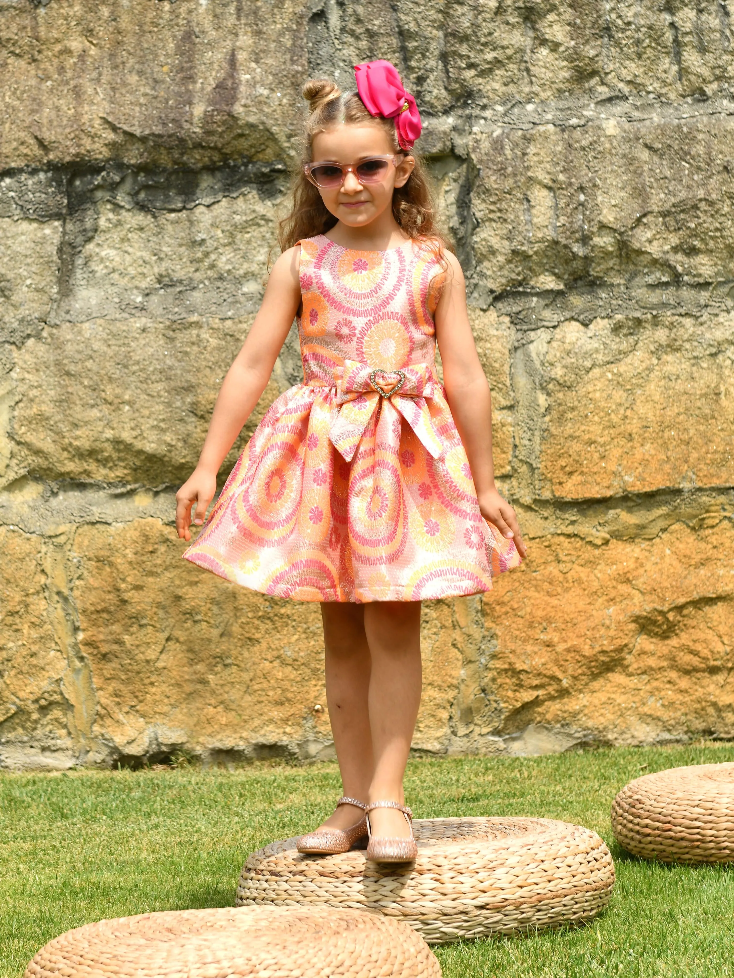 Engelsgesicht Mädchen Rubin Kreis Kleid in Orange