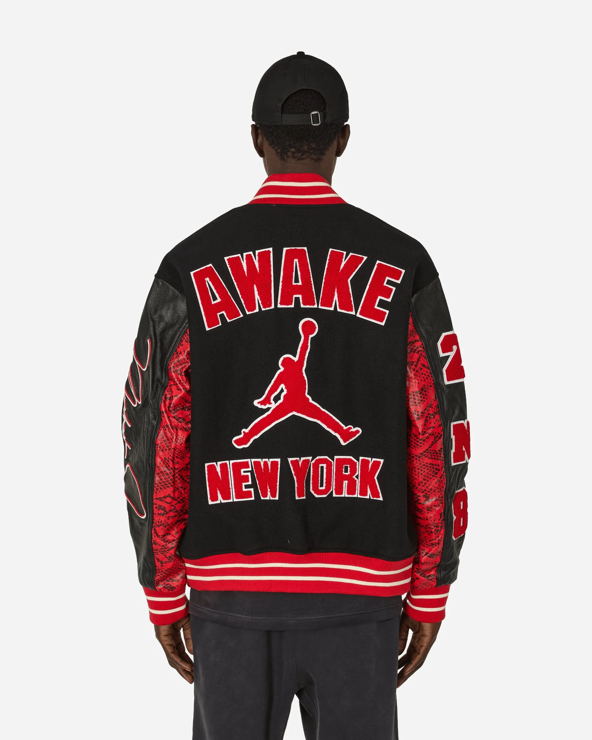 Awake NY Varsity Jacke Schwarz