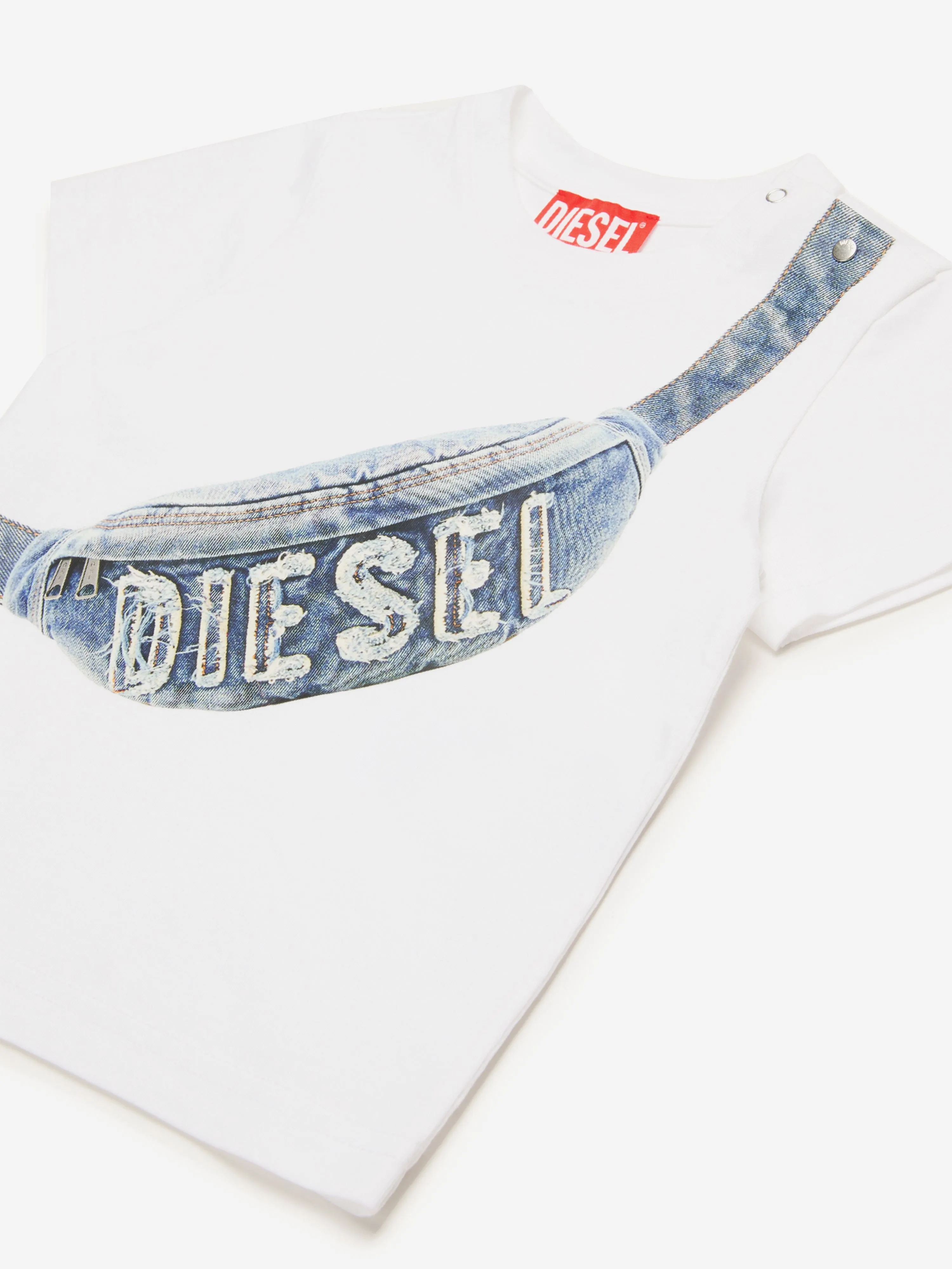 Weiße bedruckte T-Shirt mit Umhängetasche für Babyjungen