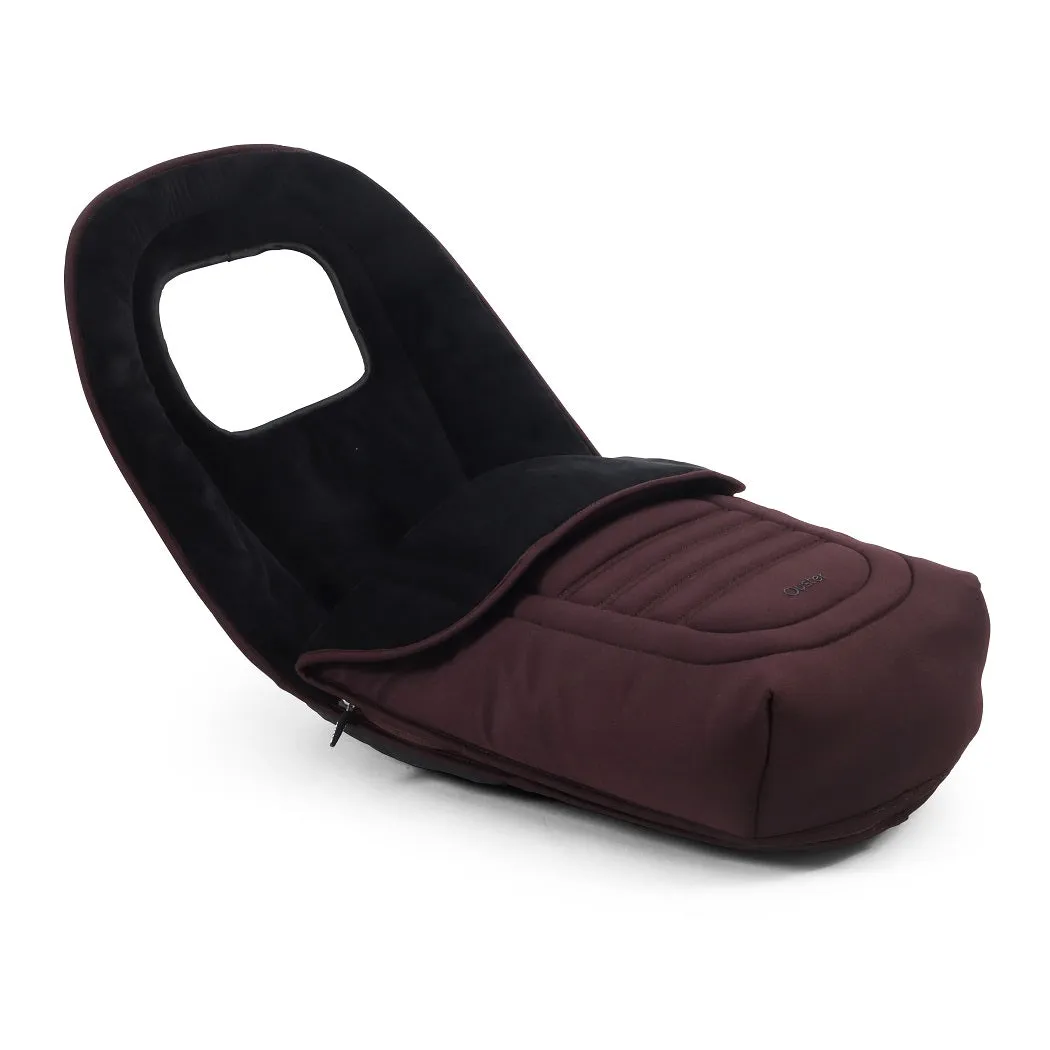 BabyStyle Oyster 4 LUXURY Bundle - 7-teilig - Maulbeerfarben - mit Cybex Cloud T