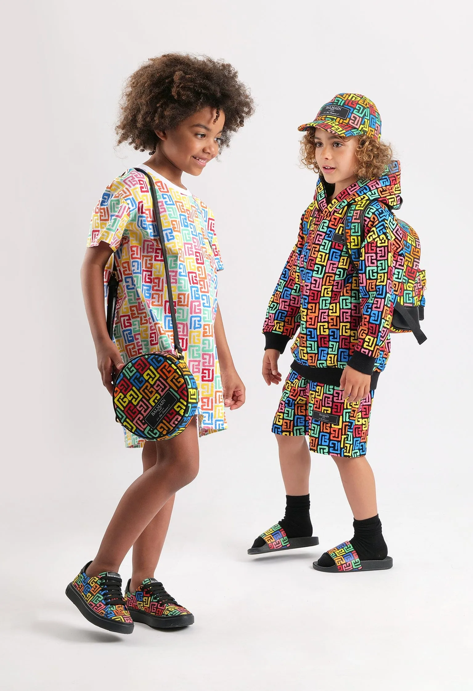 Balmain Kids Monogram Shorts in Mehrfarbig