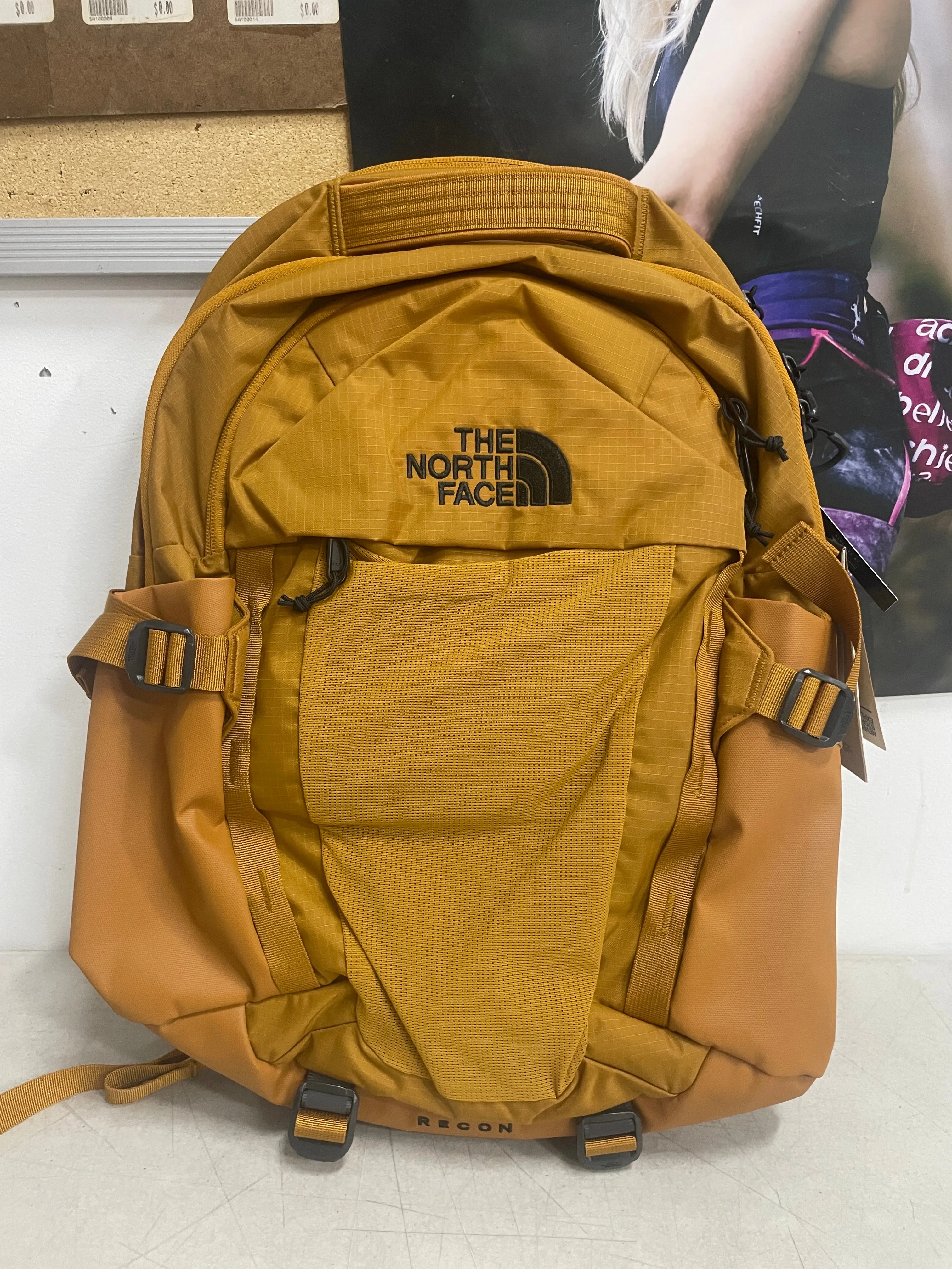 Search For Popular The North Face Recon are in stock, welcome to visit our professional website, for your favorite Items, 100% quality.