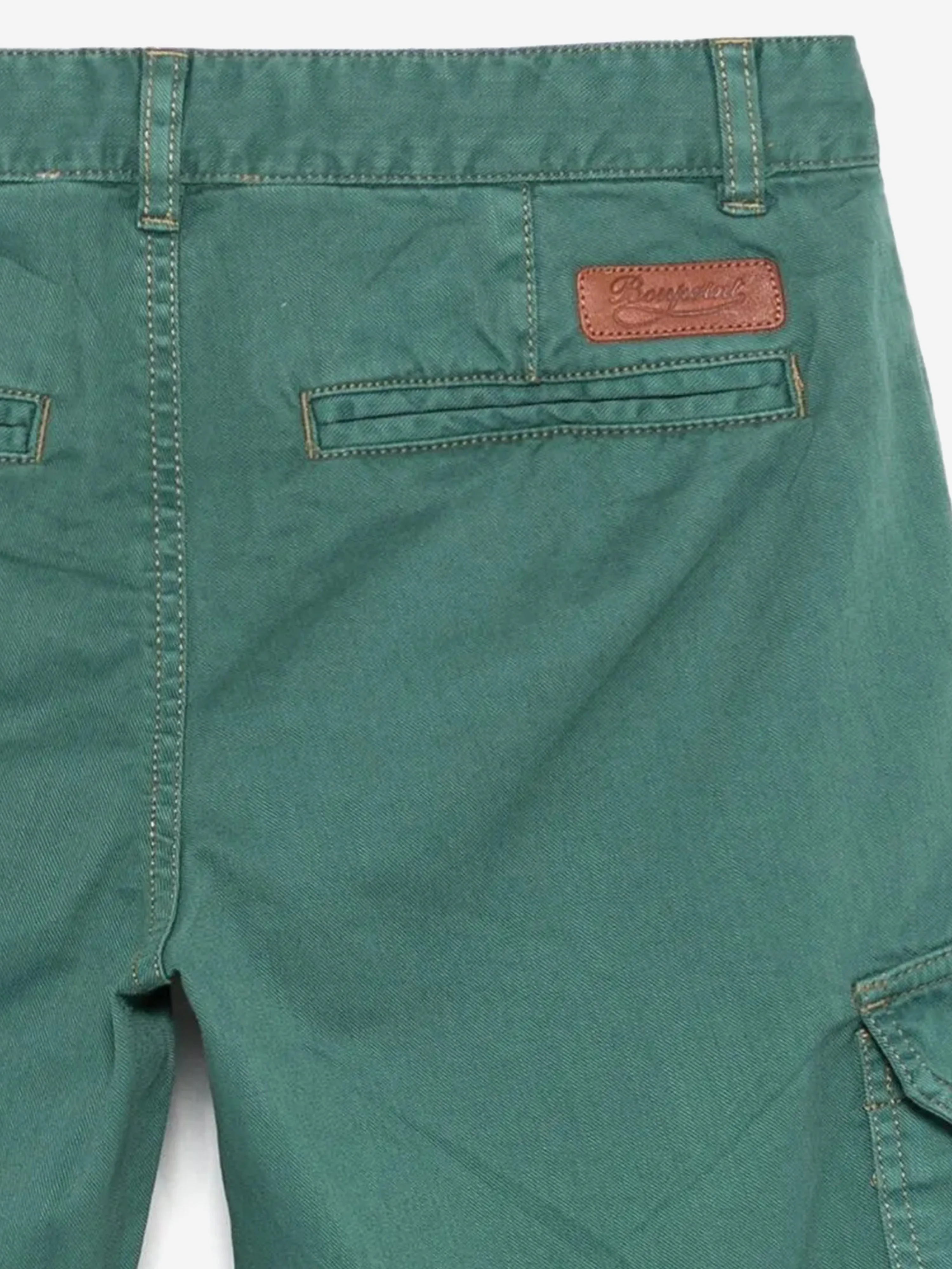 Jungen Caiman Bermuda Shorts in Grün