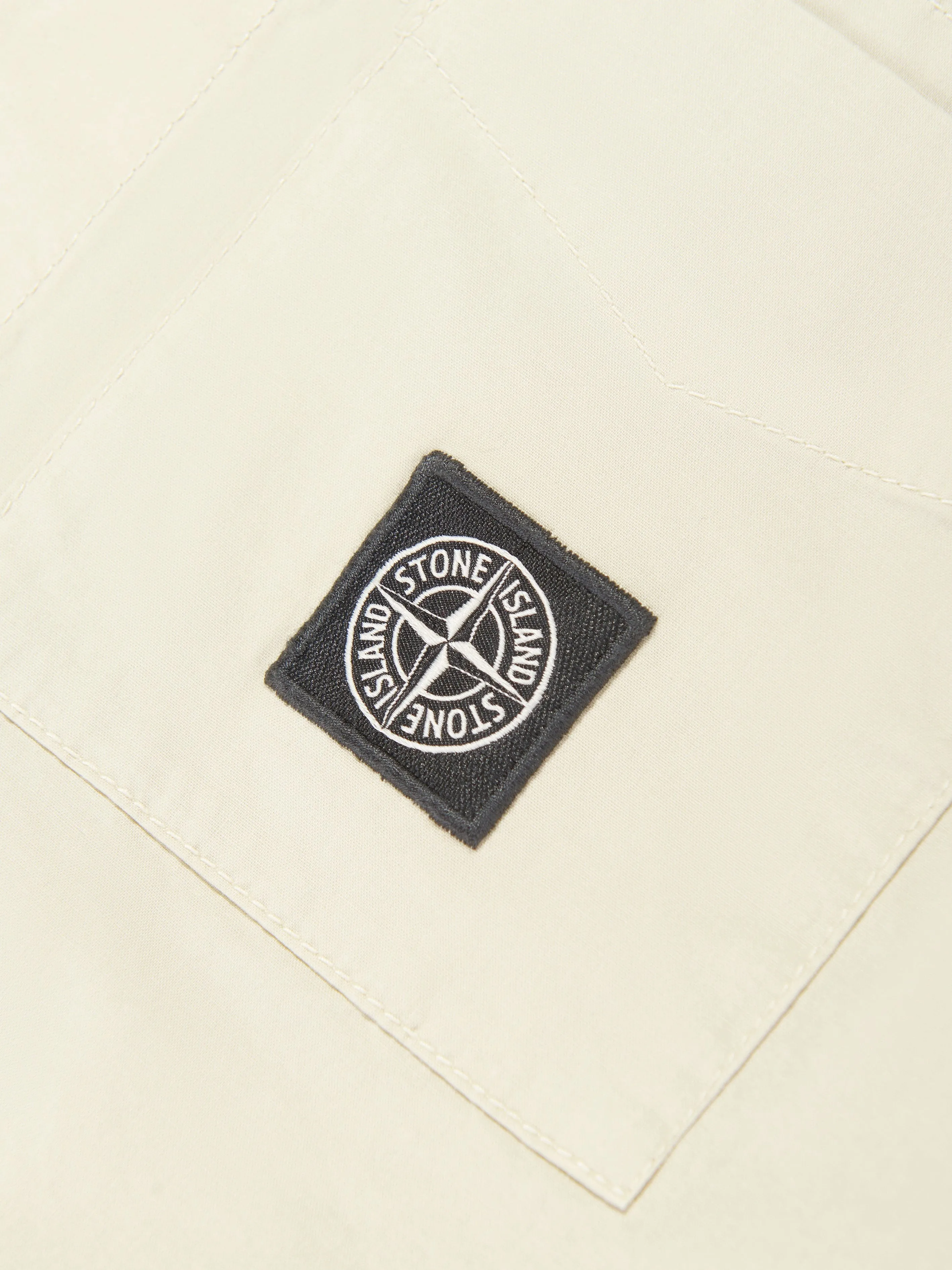 Jungen Logo Taschenhemd in Beige
