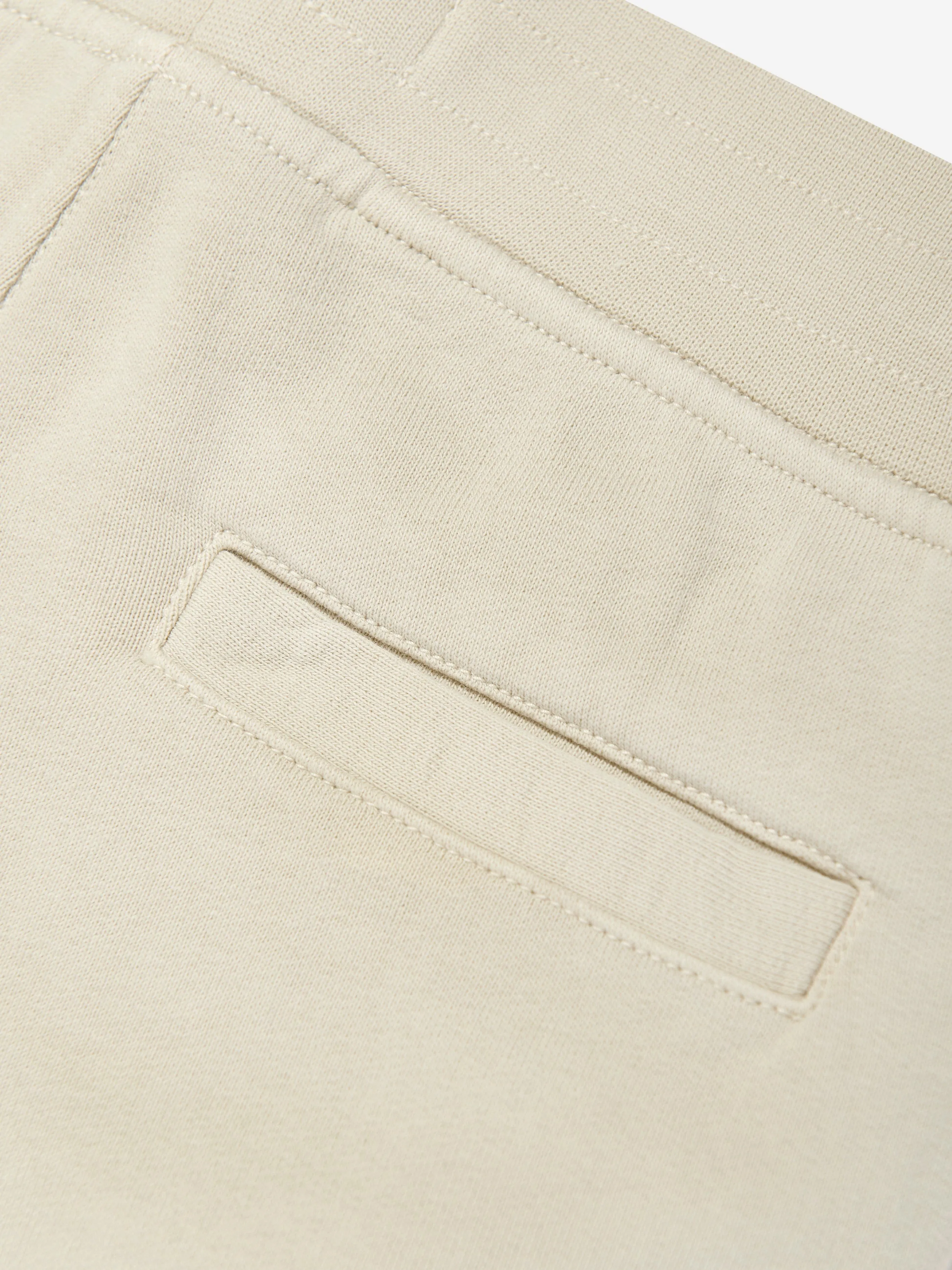 Jungen Logo Hosentaschen Shorts in Beige