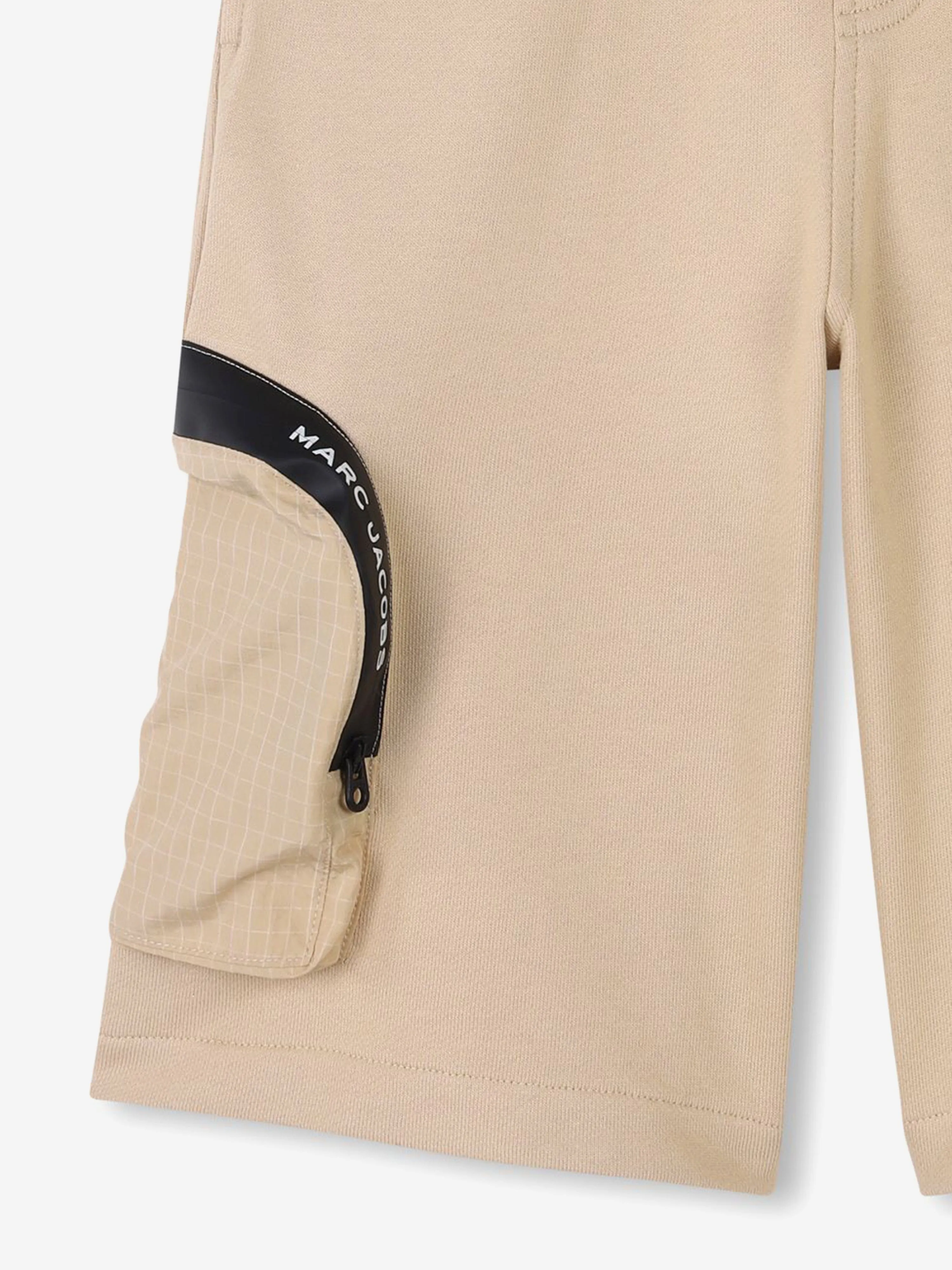 Jungen-Hosentaschen-Bermudashorts in Beige