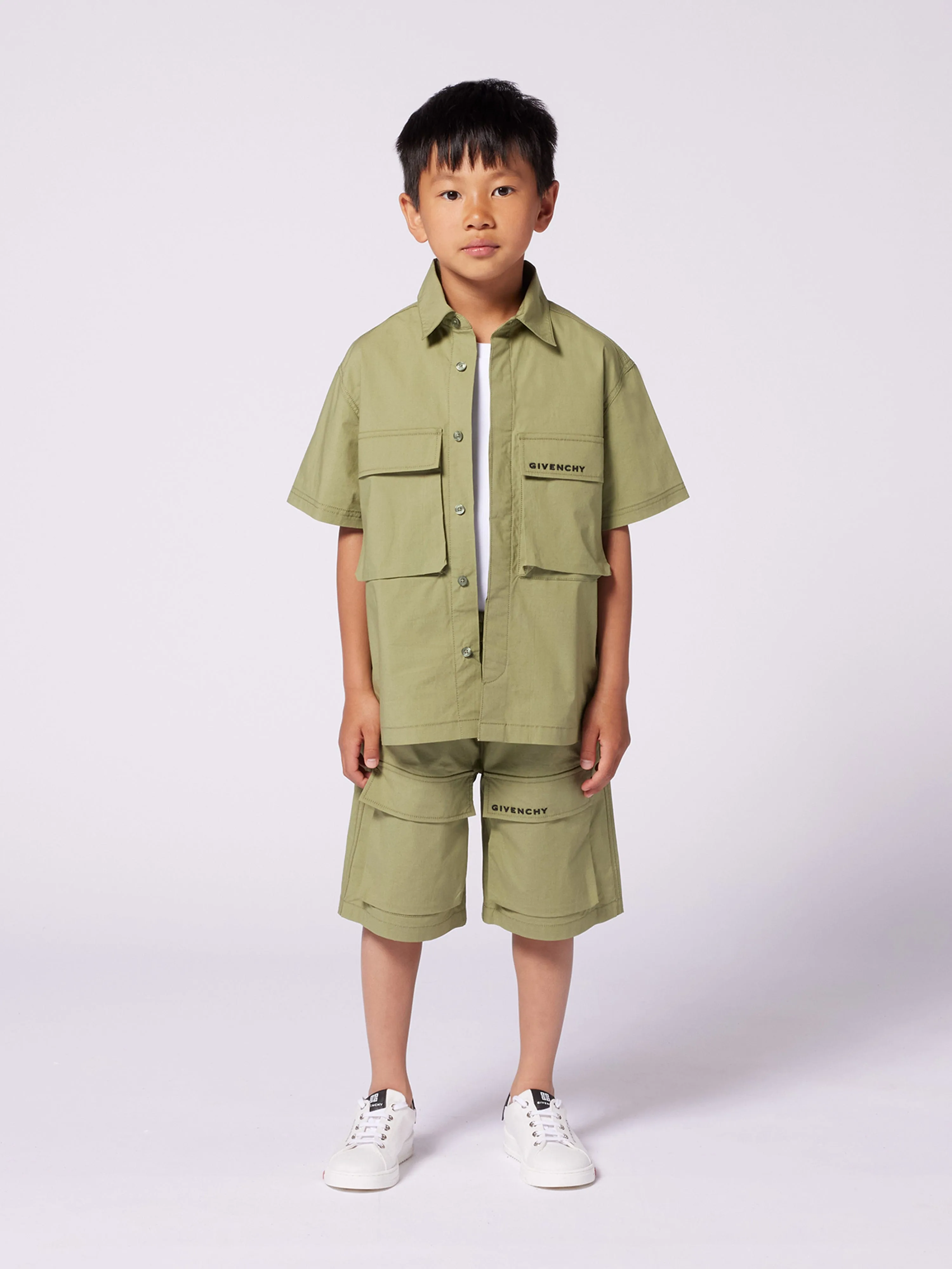 Jungen Bermuda-Shorts mit Tasche in Grün