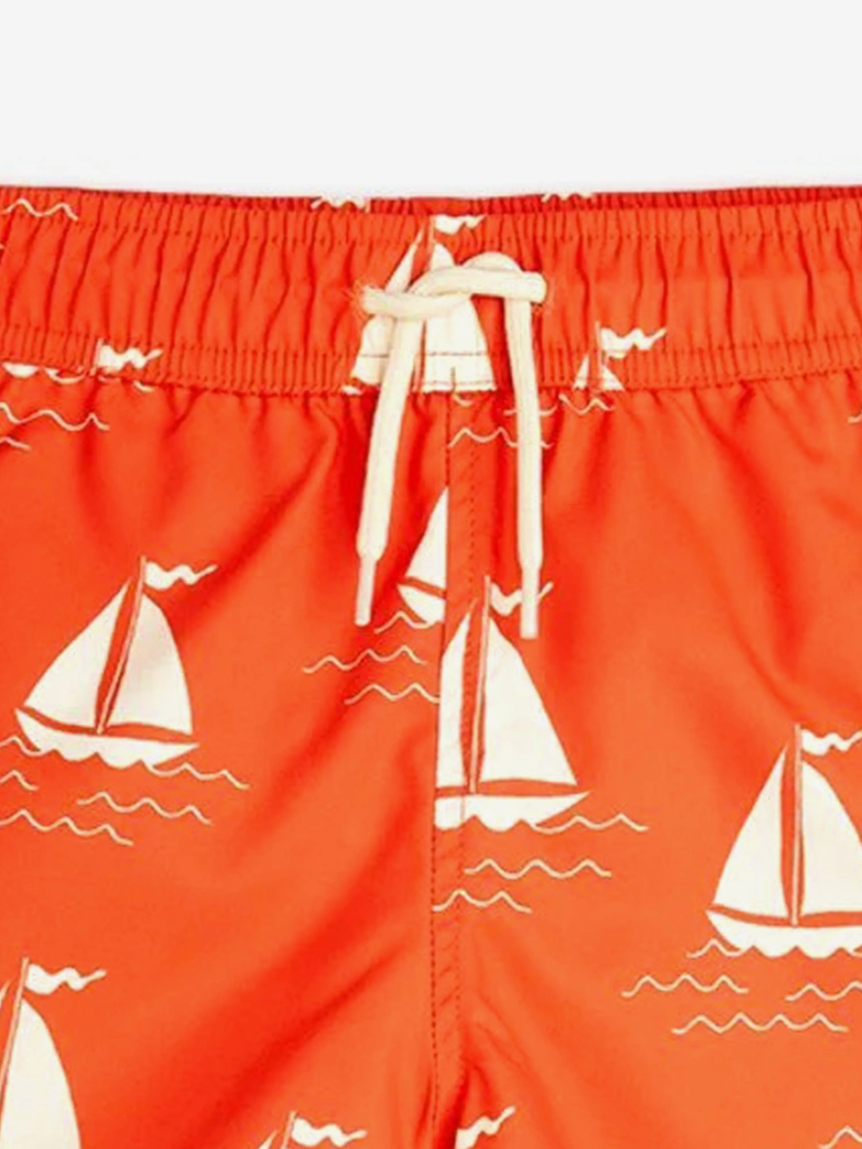 Jungen Segelboote AOP Badeshorts in Orange
