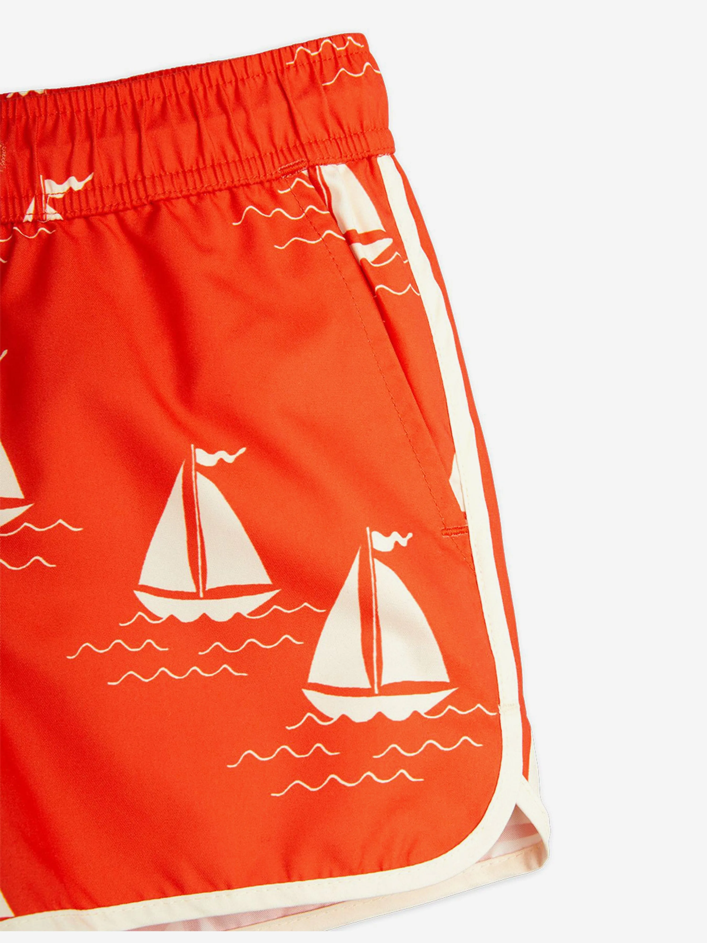 Jungen Segelboote AOP Badeshorts in Orange