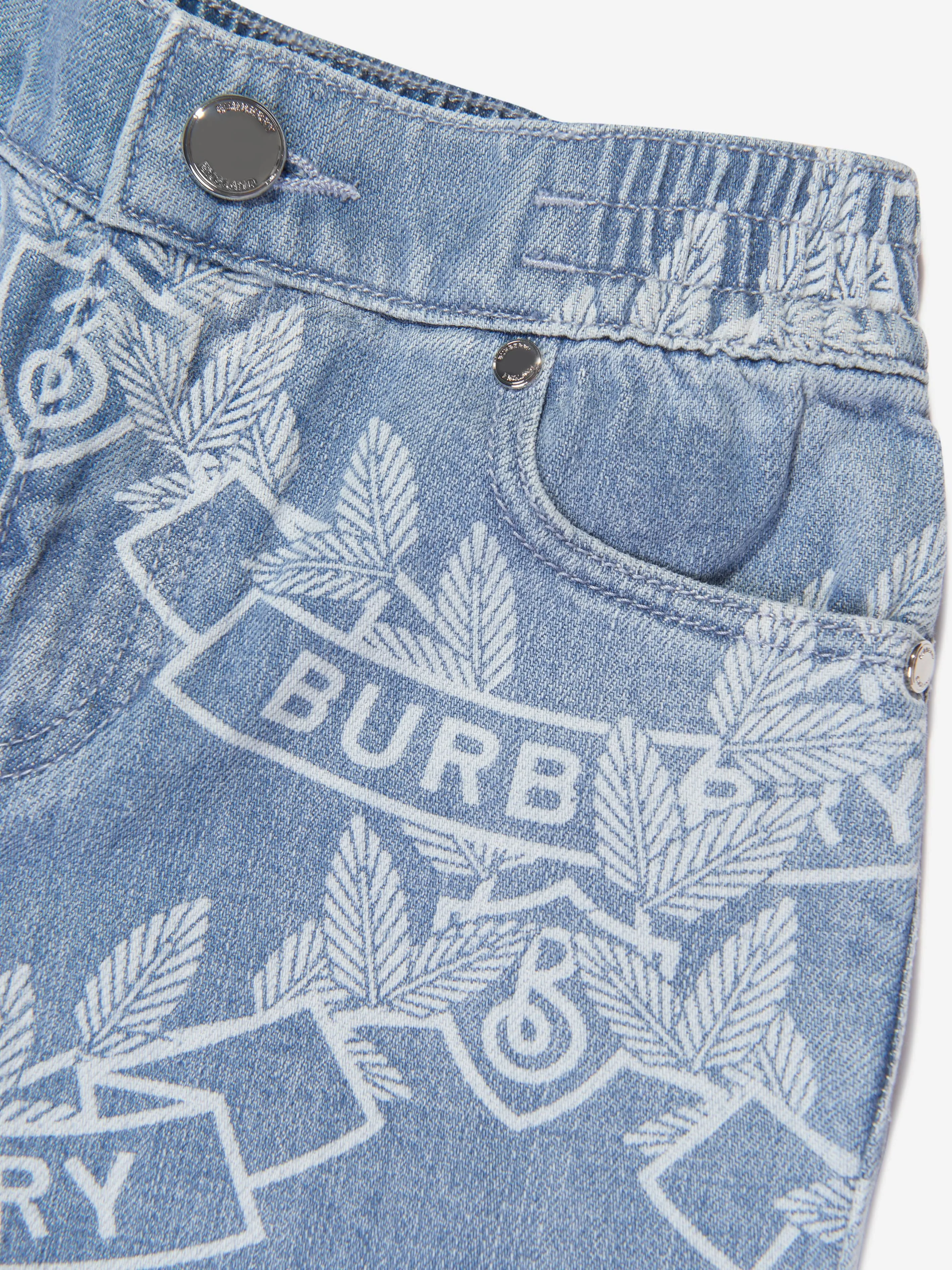Burberry Boys Castiel Crest Shorts in Blau