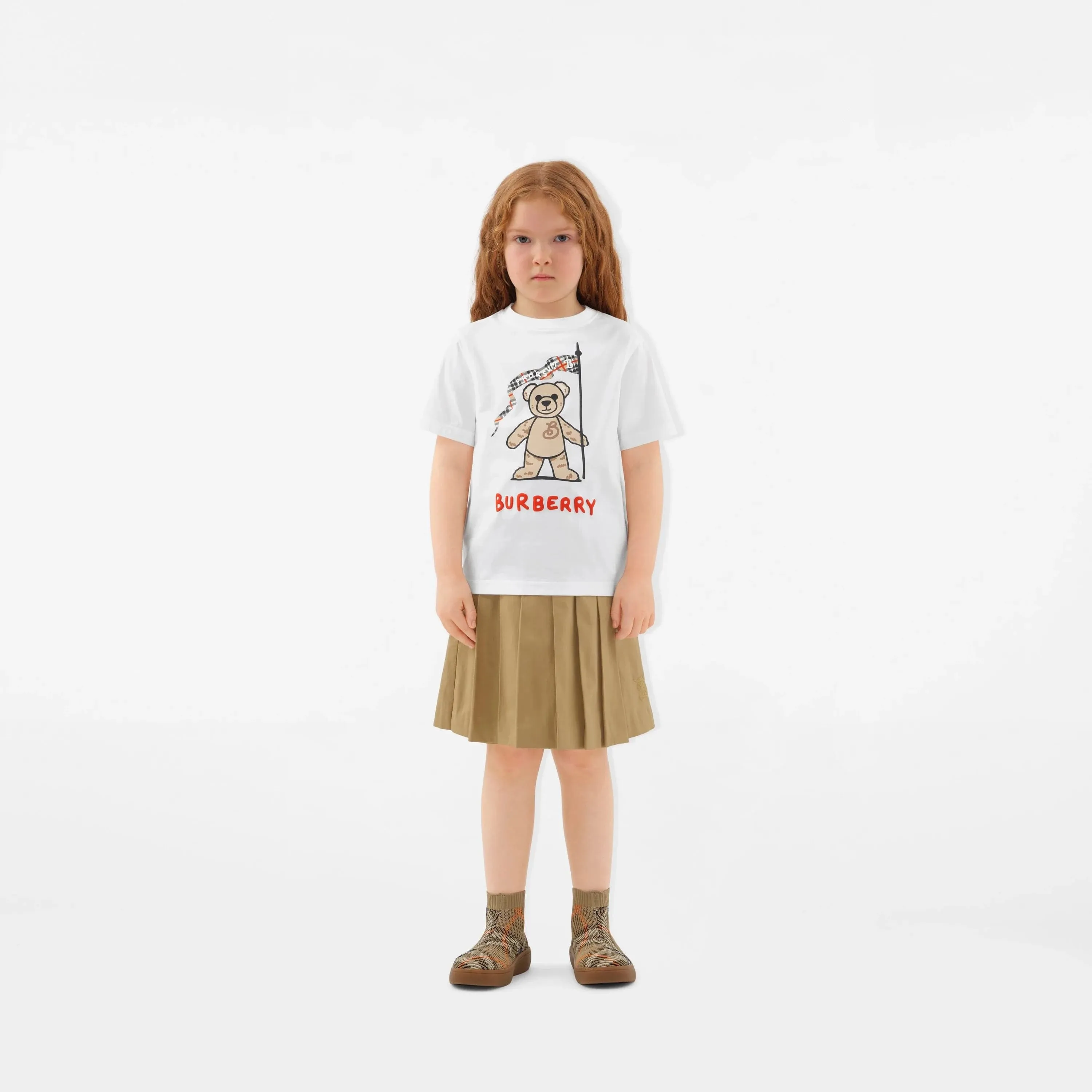 Burberry Kids Zedernbär Flag T-Shirt in Elfenbein