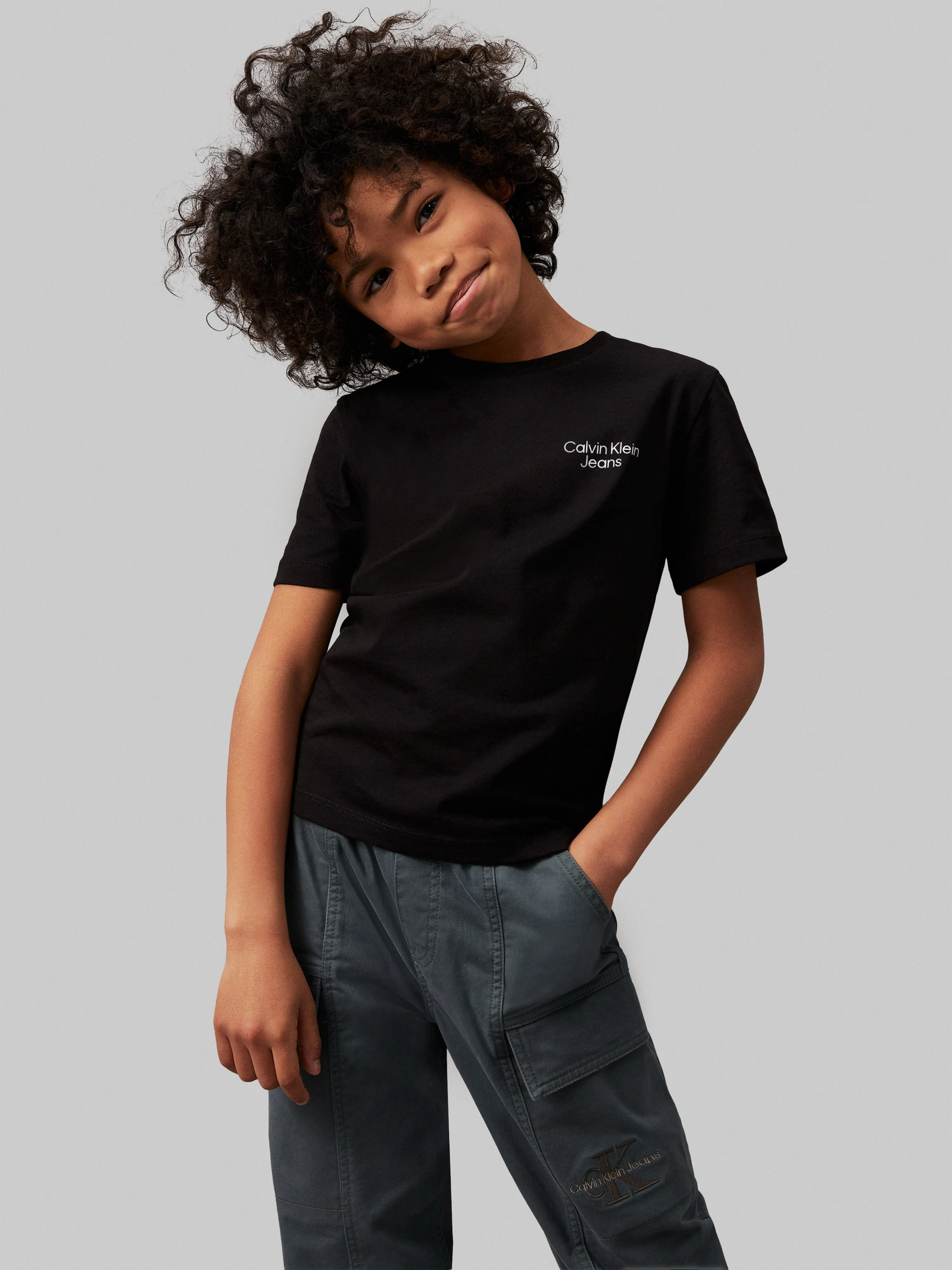Calvin Klein Jungen CKJ Stack Logo T-Shirt in Schwarz