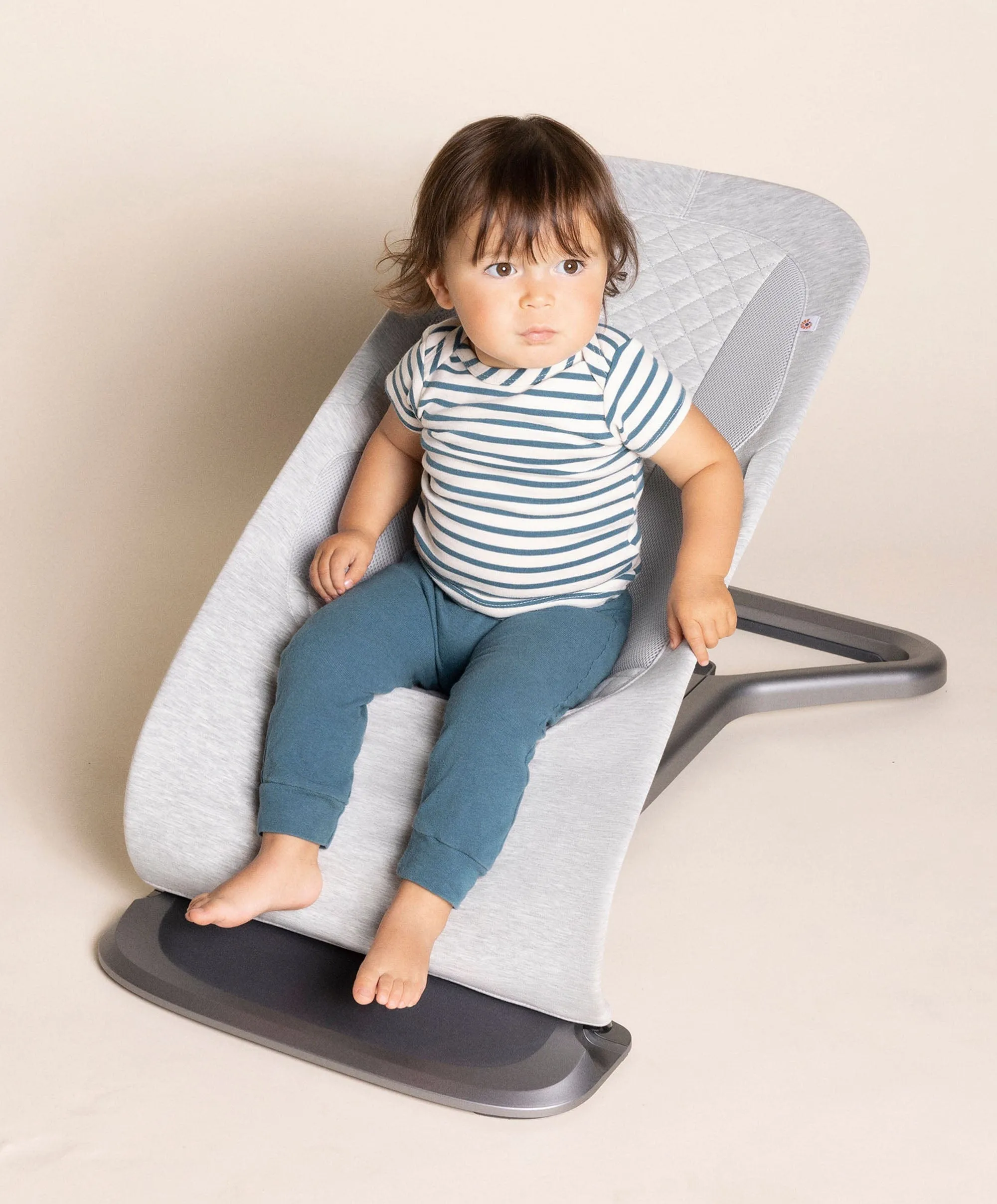 Ergobaby 3-in-1 Evolve Schaukelstuhl mit Spielbügel - Hellgrau