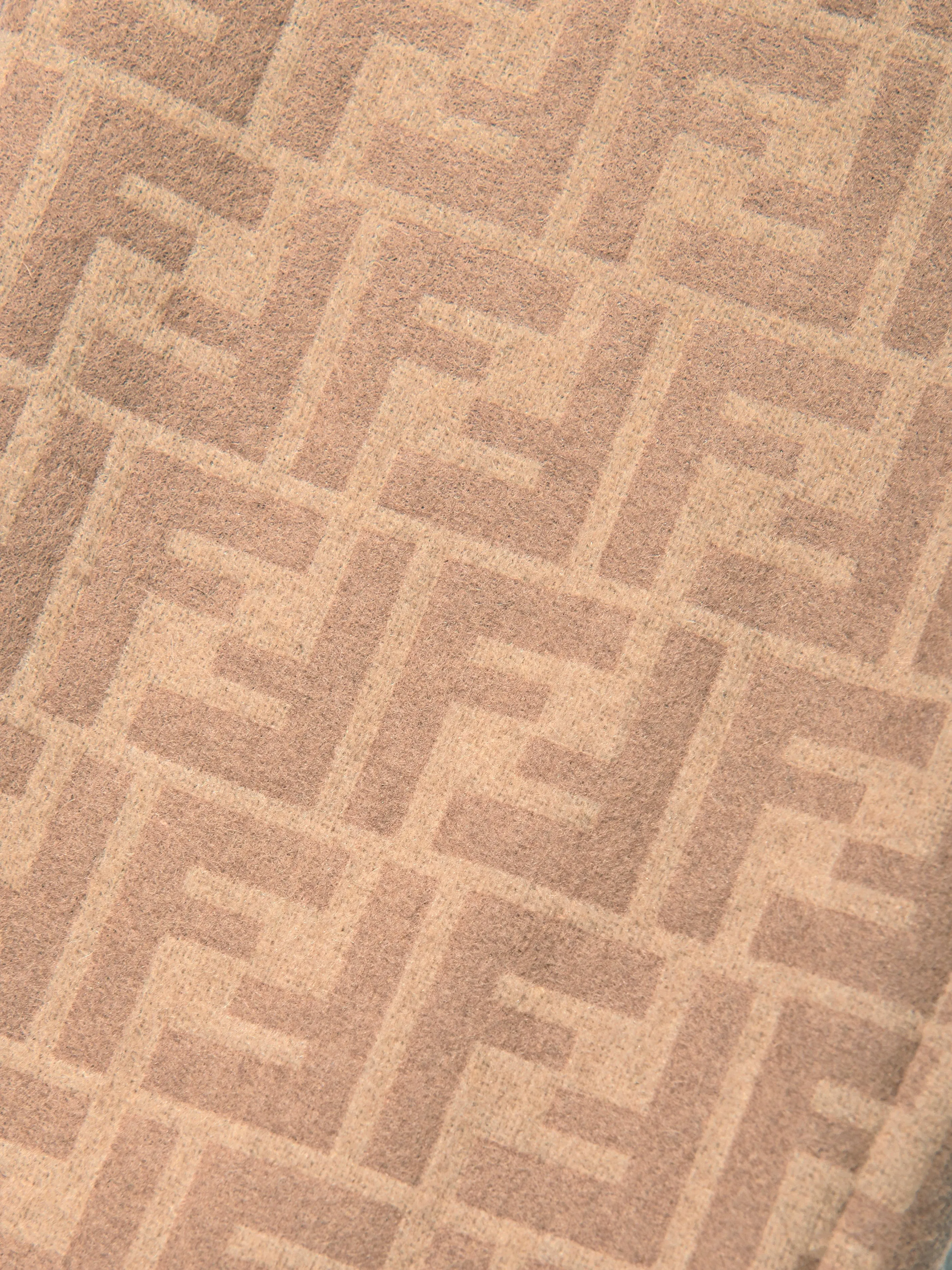 Fendi Boys FF Logo Hose in Beige