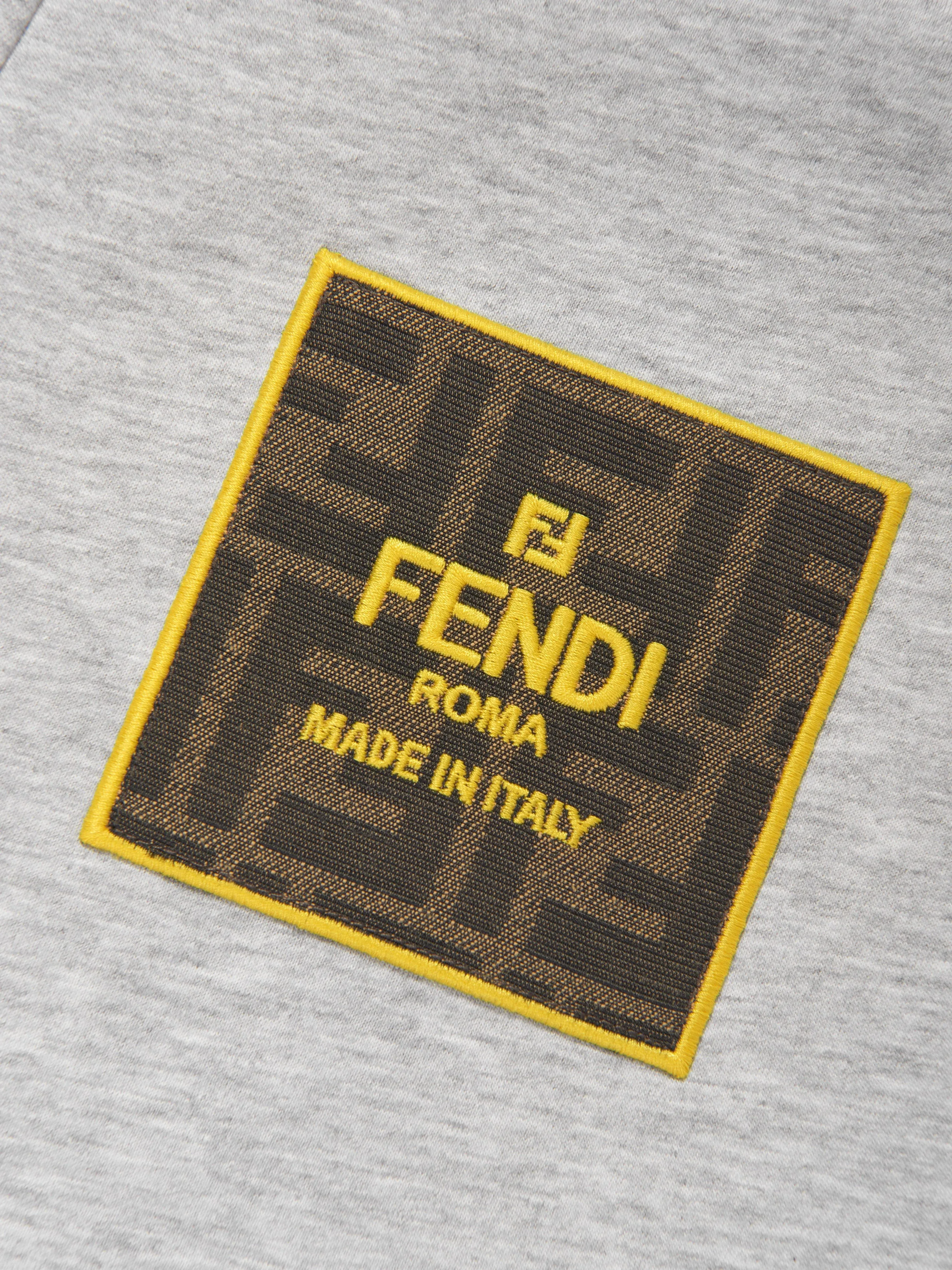 Fendi Boys Logo Bermuda-Shorts in Grau