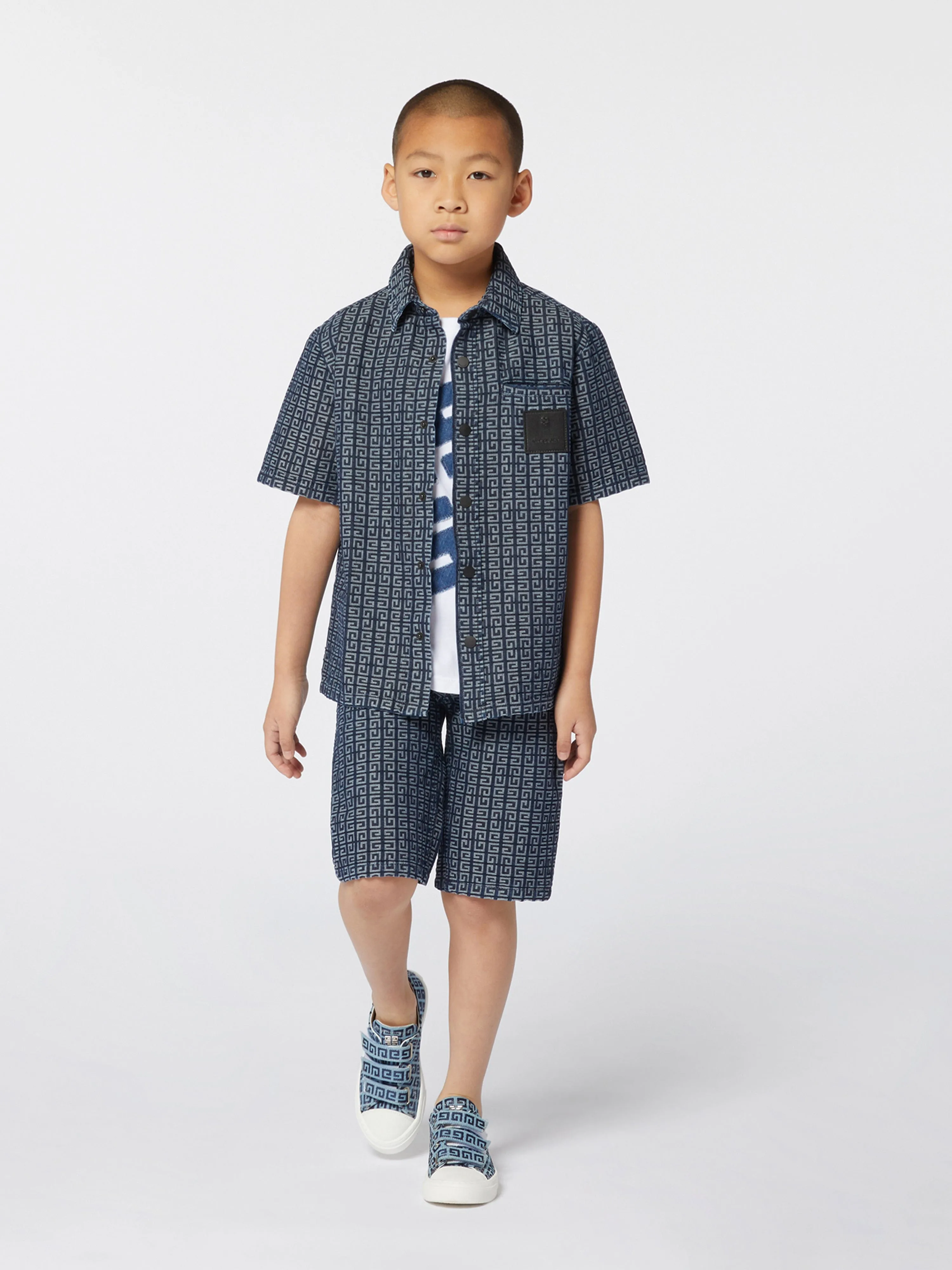 Givenchy Boys 4G Denim Shorts in Blau