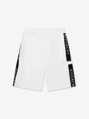 Givenchy Boys Logo Bermuda Shorts in Weiß