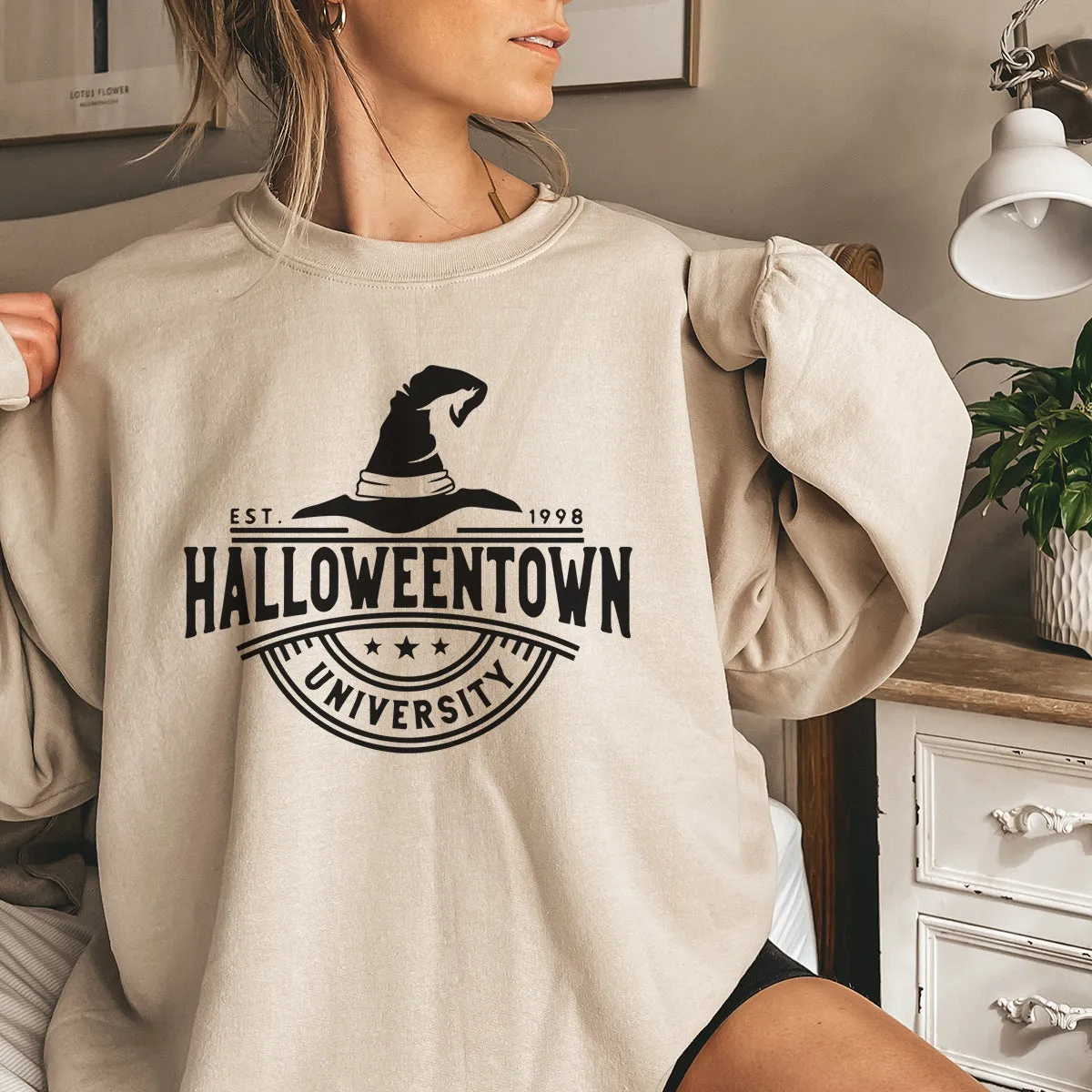 Halloween University Sweatshirt mum jeans promo