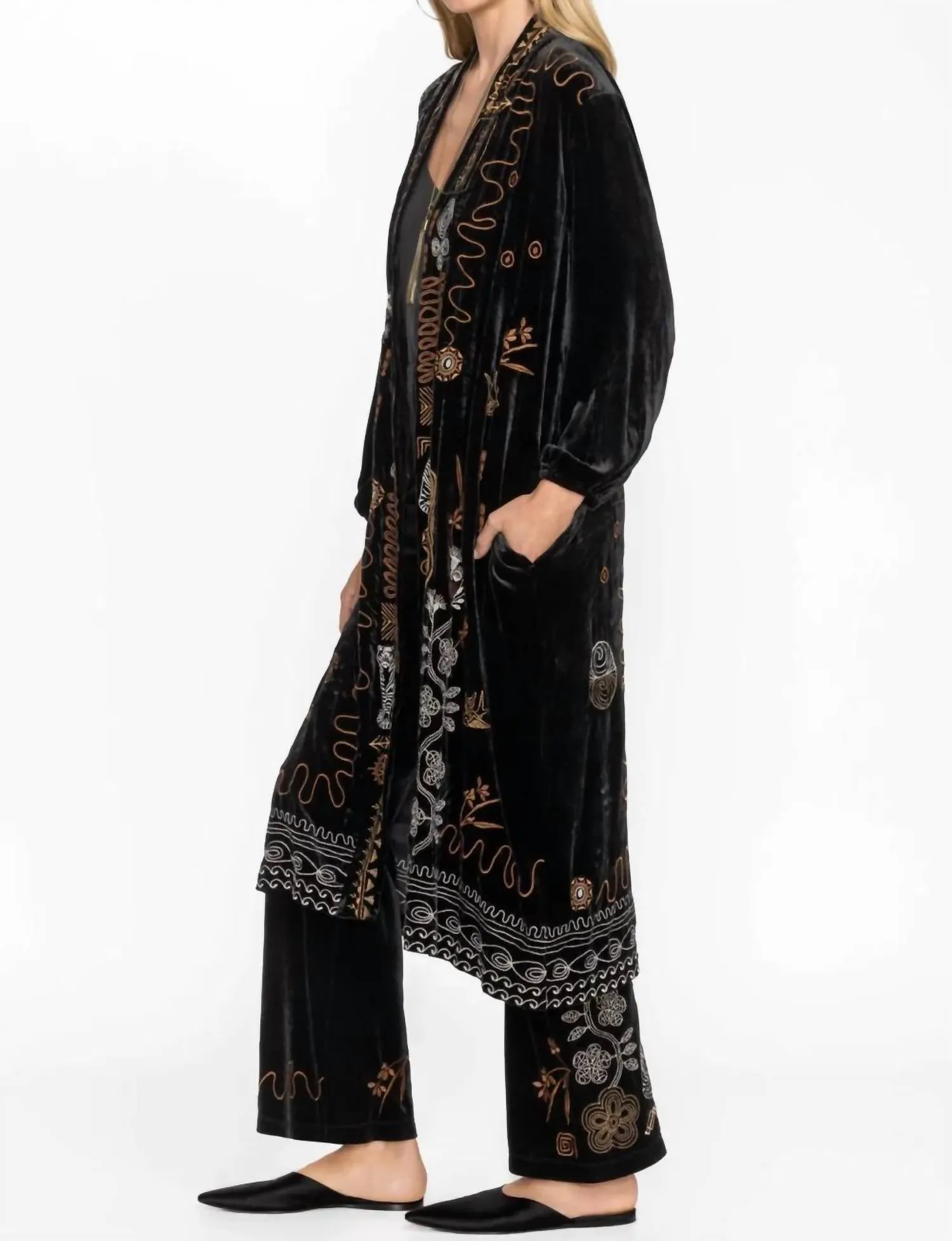 Jenai Kimono Sleeve Relaxed Dress - Plus In Black