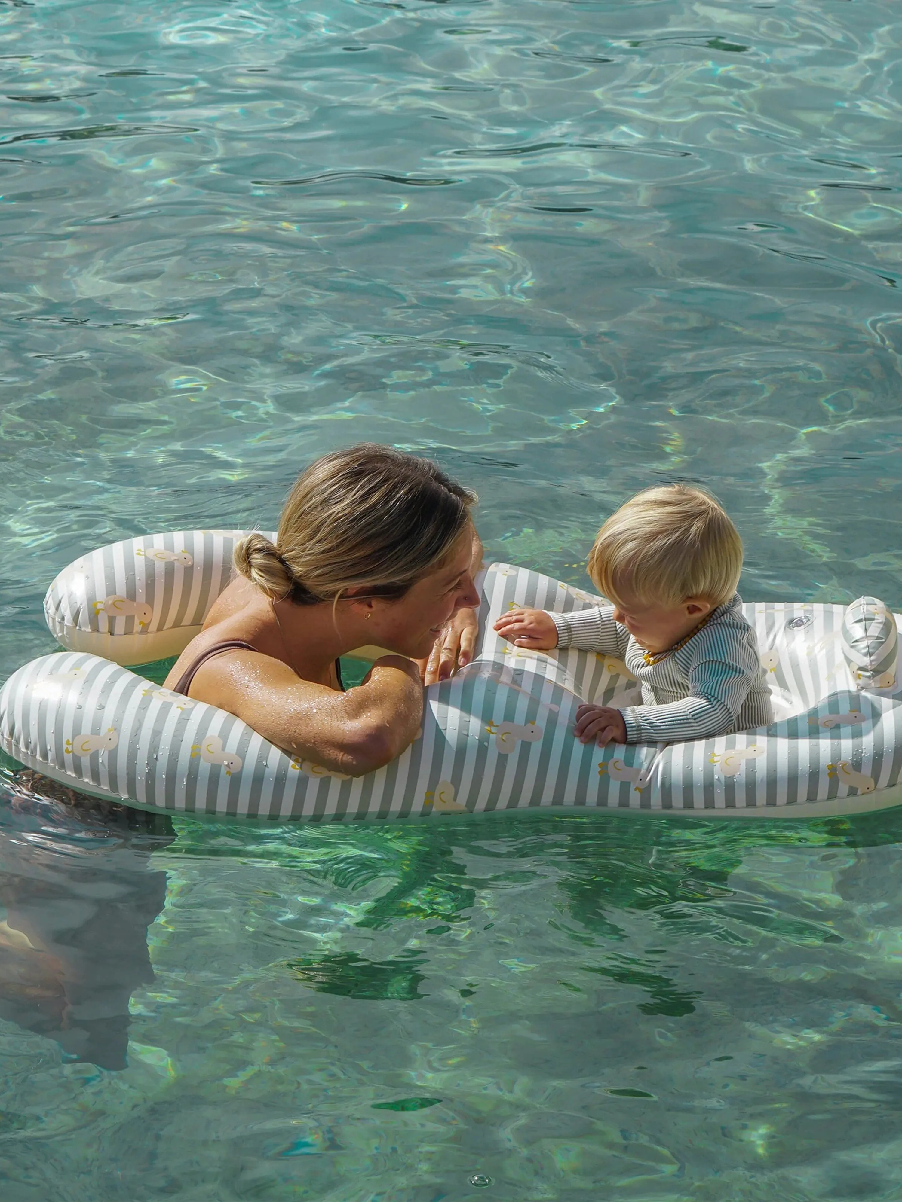 Kinder gestreifter Schwimmring mit Babysitz EU Ente in Grün (110cm)