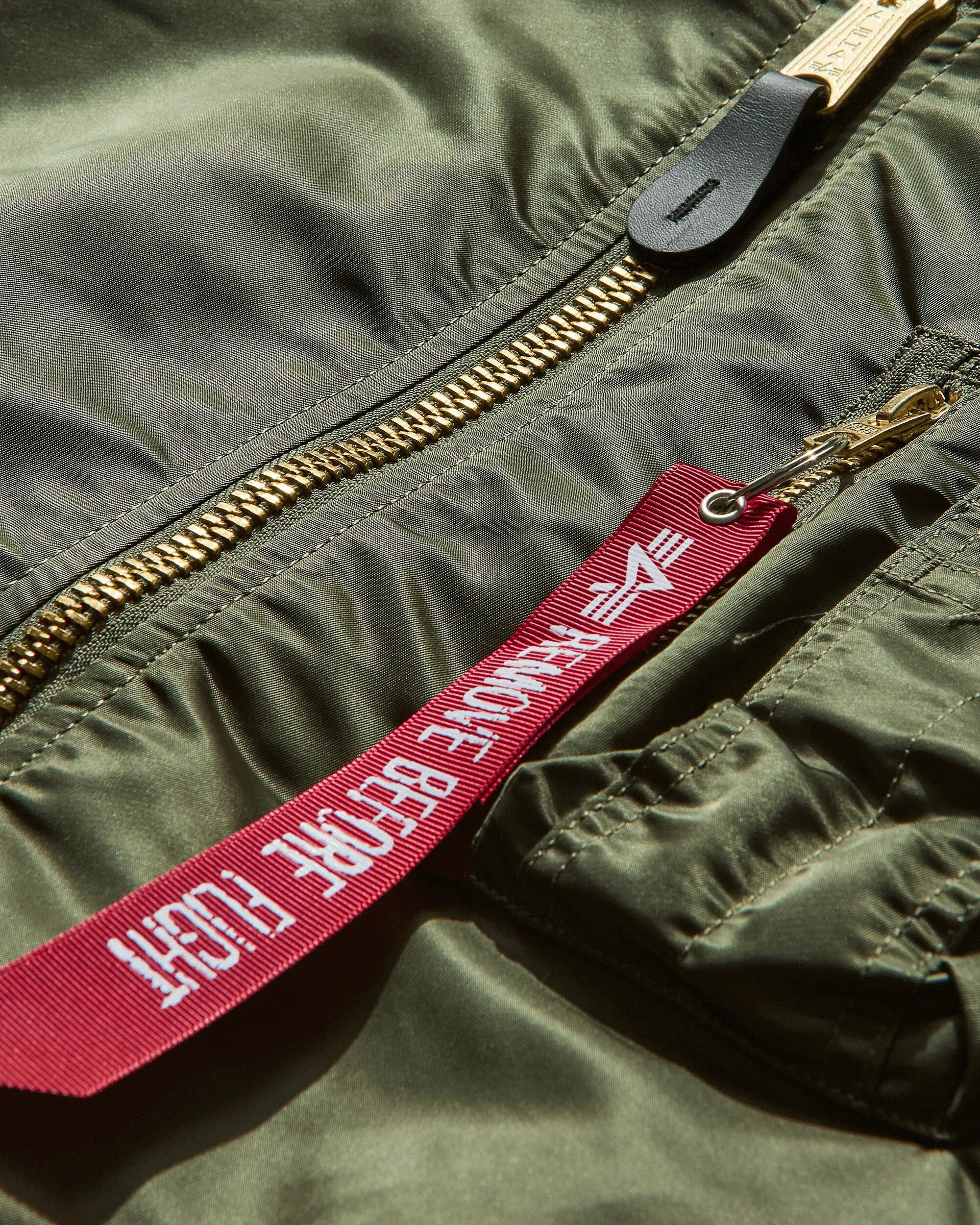 Herren MA-1 Heritage Weste in Salbeigrün