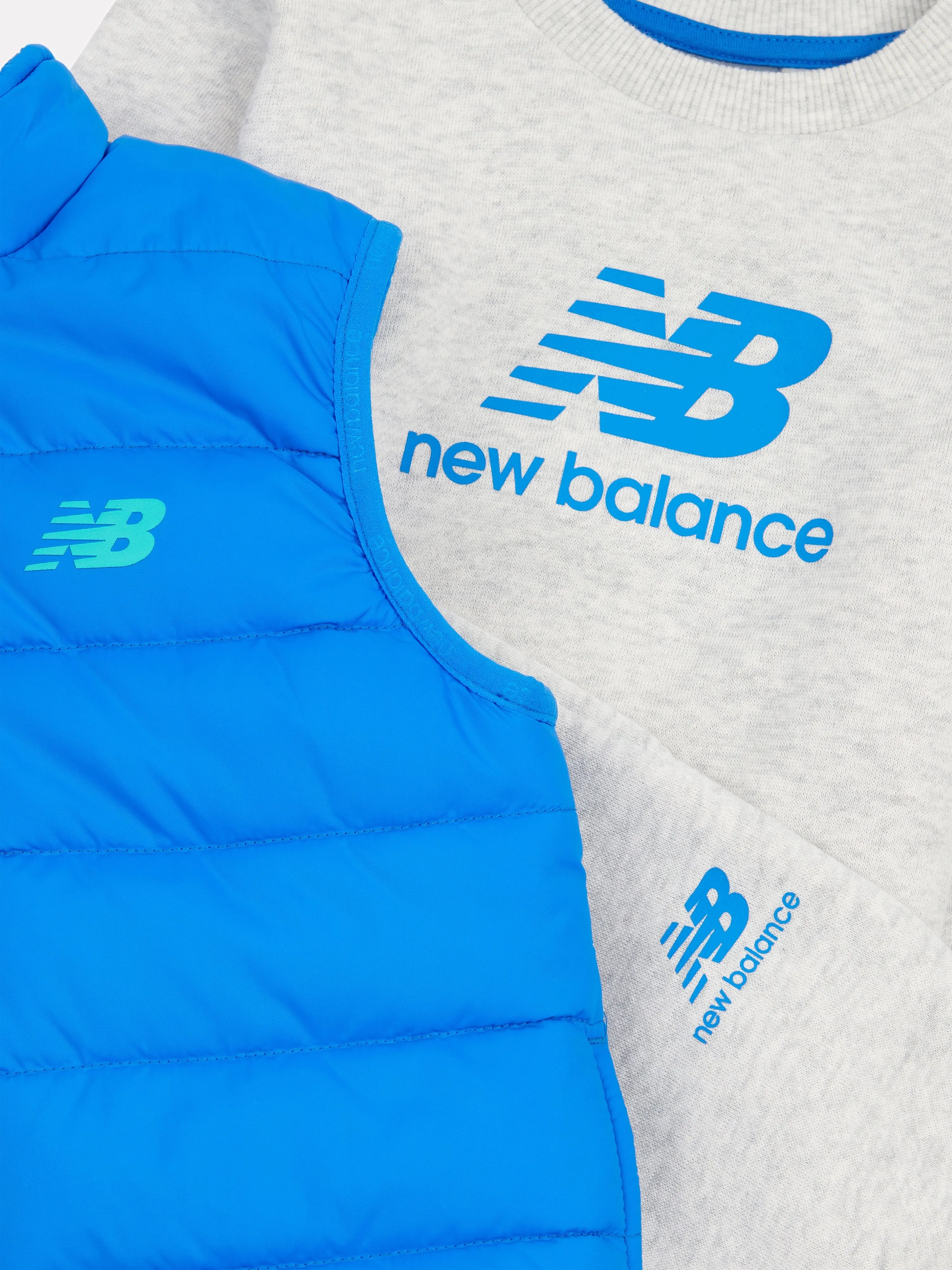 New Balance Baby Jungen Trainingsanzug und Gilet Set in Grau