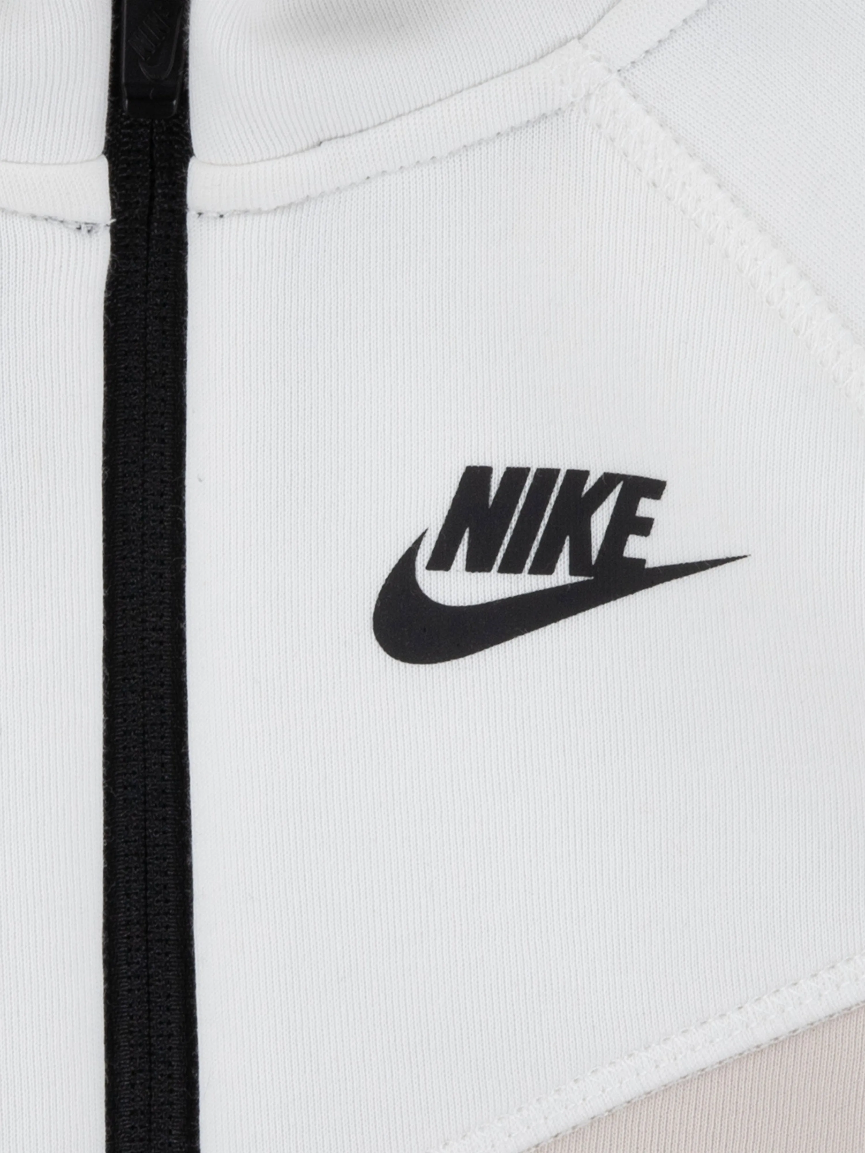 Nike Kids Tech Fleece Kapuzen-Jacke mit Reißverschluss und Jogginghose in Beige