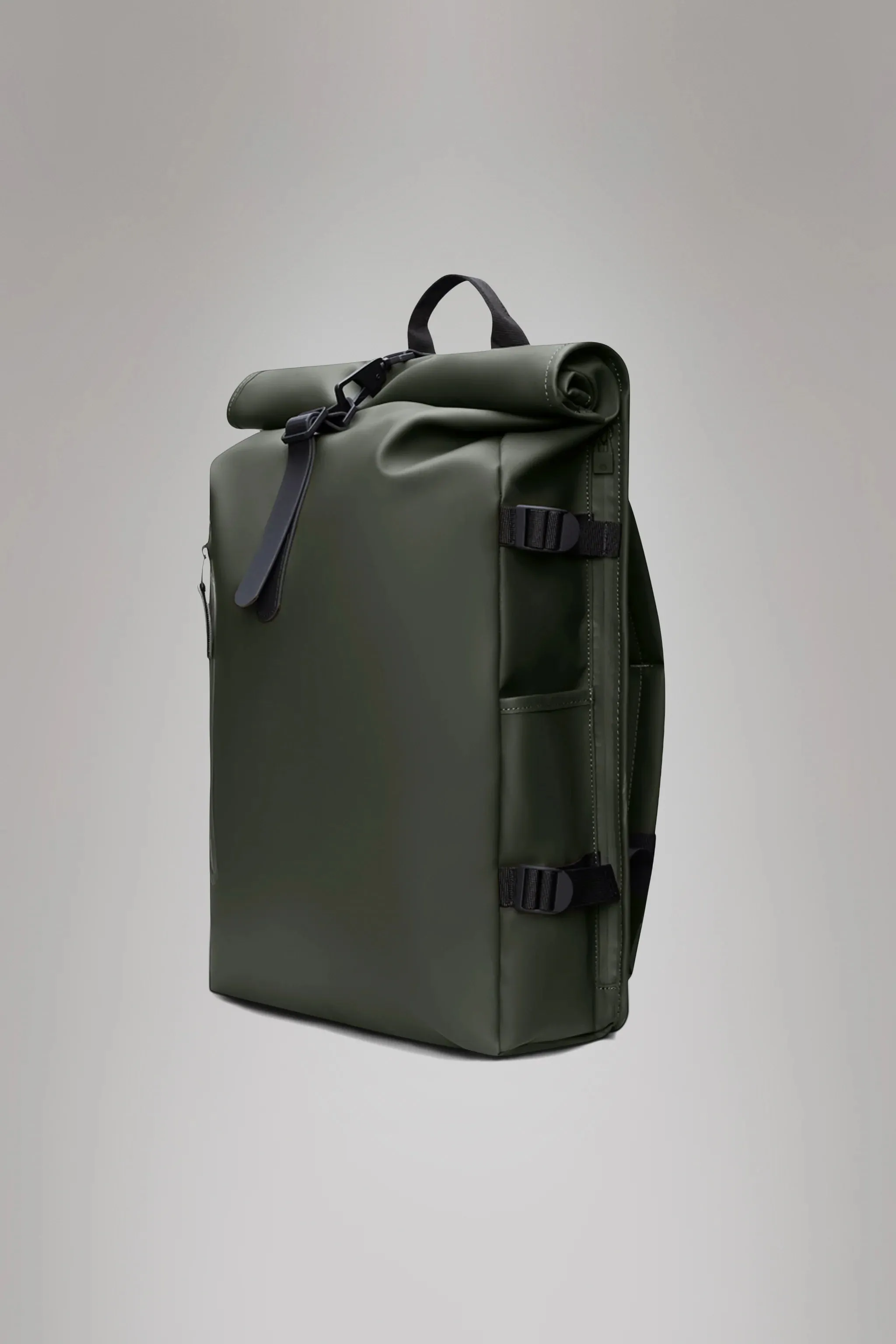 Best & Top Purchase Rains Rolltop Rucksack Large - 23 L |Official Site are cheapest online, with the excellent quality and bottom price of Items.